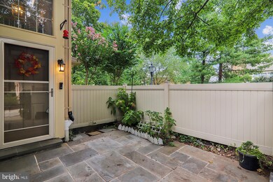 5817 Linden Square Ct unit 54, Rockville, MD 20852 - photo 4