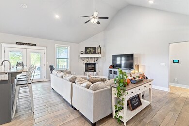 1000 White Oak St, Elkins, AR 72727 - photo 4