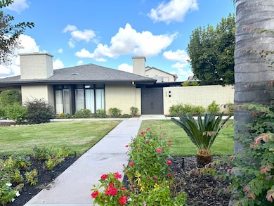 525 W Scott Ave, Fresno, CA 93704 - photo 3