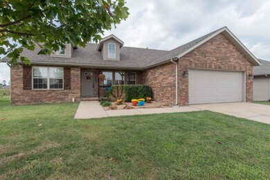 889 Cambridge, Nixa, MO-2