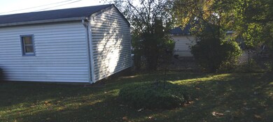 2725 W Cheyenne Rd, Waukegan, IL 60087 - photo 3