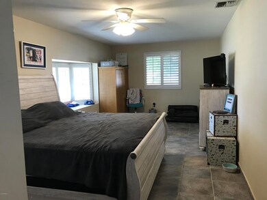 8DD22351-B631-4399-B868-B1C965D1C3B6