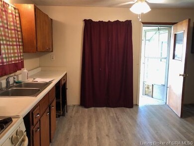 712 Kent St, New Albany, IN 47150 - photo 3