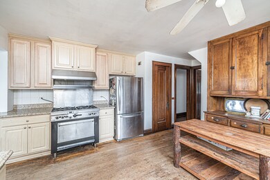 1404 Campbell Ave, Des Plaines, IL 60016 - photo 7