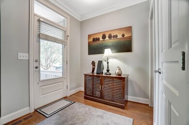 1039 Perry St, Columbus, OH 43201 - photo 5