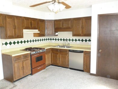 129 Willow Dr, Collinsville, IL 62234 - photo 4