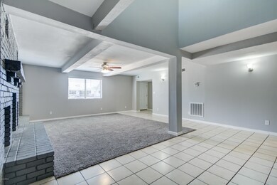 616 S Saguaro-21