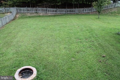 11214 Englewood Ct, Fredericksburg, VA 22407 - photo 3