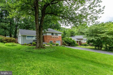 10831 Charles Dr, Fairfax, VA 22030 - photo 5