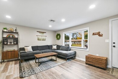 24 Fenway Dr, Framingham, MA 01701 - photo 4