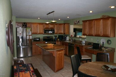 Gourmet kitchen
