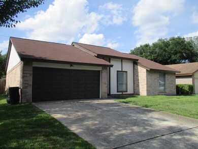 8138 Split Pine Dr, Houston, TX 77040 - photo 3