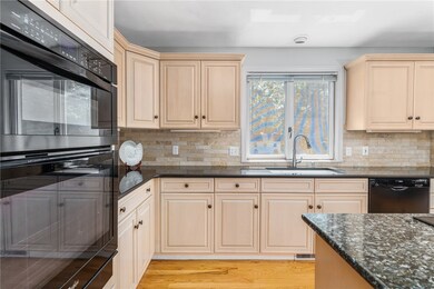 16 Wingate Rd, Wakefield, RI 02879 - photo 5