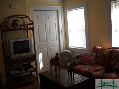 27 E Jones Ln unit Carriage House, Savannah, GA 31401 - photo 4