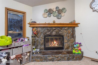17-Living Room_SOPH9887-Edit