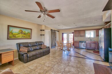 Living area 5