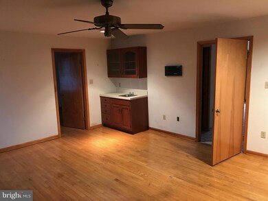 7105 Steed Ct, Hyattsville, MD 20782 - photo 6