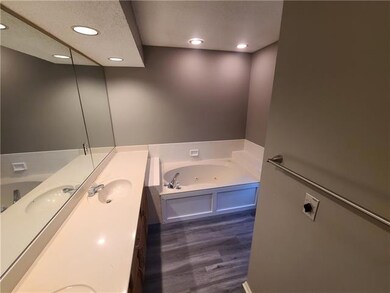 1301 NW Village Dr unit C, Blue Springs, MO 64015 - photo 5