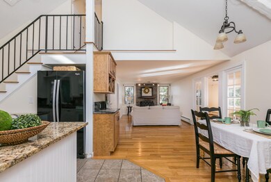 17 Beacon Ln Cape Elizabeth ME-large-004