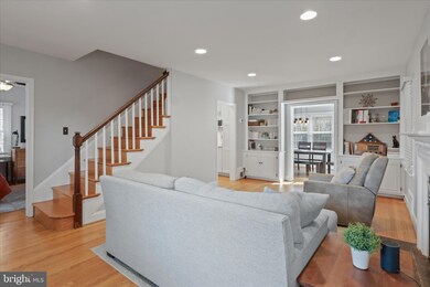 127 Moncure Dr, Alexandria, VA 22314 - photo 4