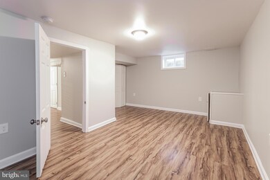 8539 Chestnut Oak Rd, Parkville, MD 21234 - photo 3