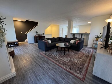Living Area (3)