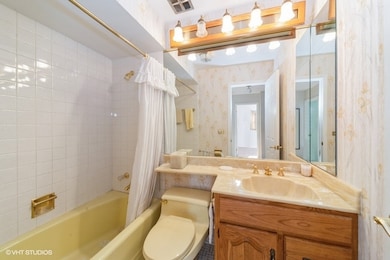 2024 Plainfield Dr, Des Plaines, IL 60018 - photo 3