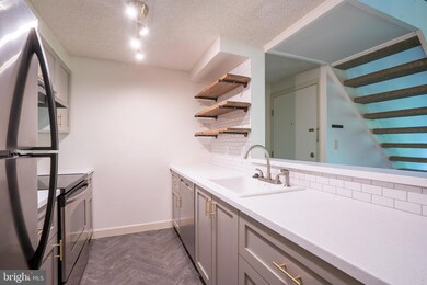 9216 Tamarron Dr unit 16, Plainsboro, NJ 08536 - photo 7