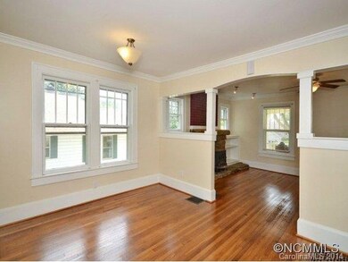 Dining room opens to LR