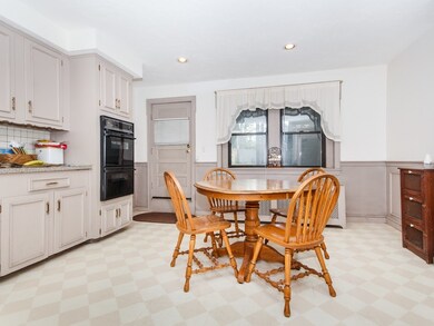 565 E 7th St, Boston, MA 02127 - photo 4