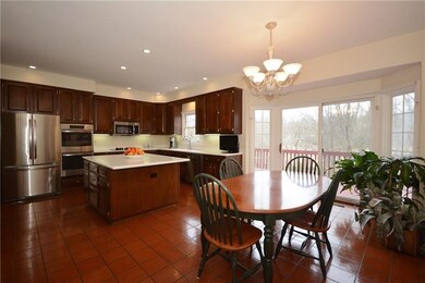 Fully equipped kitchen with new stainless steel ap