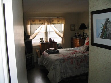 484 Marlboro St, Keene, NH 03431 - photo 5