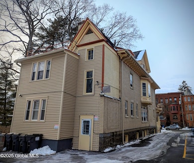 22 S Lake_exterior2025-3