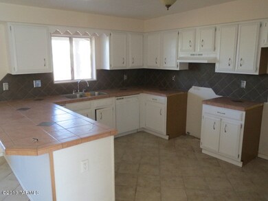 022-197016 KITCHEN 1