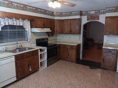 26 Riverview Ave, Branchland, WV 25506 - photo 6