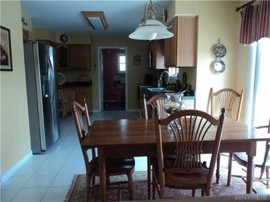 7361 Winbert Dr, North Tonawanda, NY 14120 - photo 3