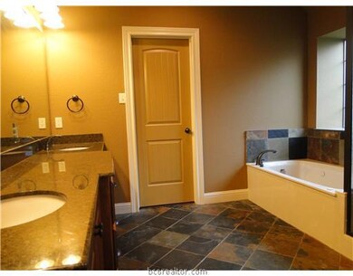 Master Bath/Spa.