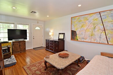 1220 Chamboard Ln, Houston, TX 77018 - photo 5