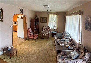 3251 E Grant St, Slatington, PA 18080 - photo 5