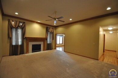 2724 SW Chauncey Ct, Topeka, KS 66614 - photo 4