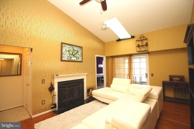 9360 Caspian Way unit 302, Manassas, VA 20110 - photo 3
