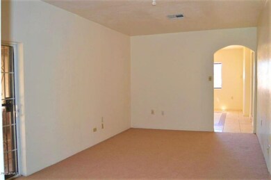 2505 E 10th Street (5)