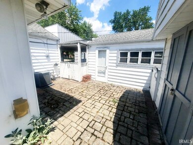 2203 E Sharon Dr, Muncie, IN 47302 - photo 6