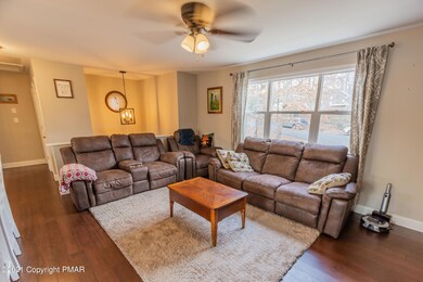 1218 Hunters Woods Dr, East Stroudsburg, PA 18301 - photo 3