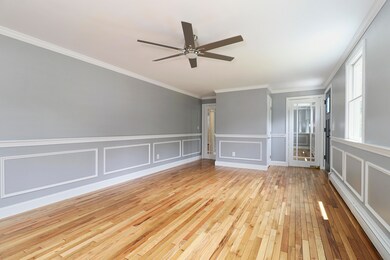 002-photo-living-room-8391639