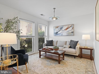 246 Stevenson Square, Alexandria, VA 22304 - photo 4