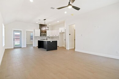 809 Rodgers Ave, Godley, TX 76044 - photo 7