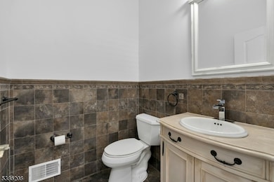 52 Myrtle Ave, Edgewater, NJ 07020 - photo 5