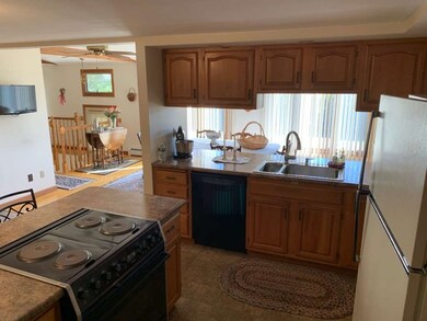 21 Hanscom Ave, Haverhill, MA 01830 - photo 4