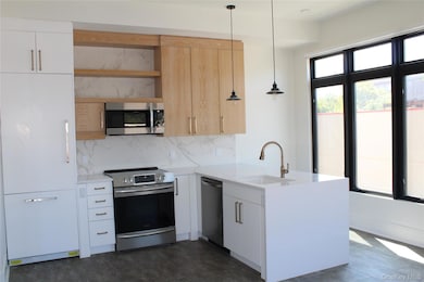 331 E Main St unit 204, Riverhead, NY 11901 - photo 3